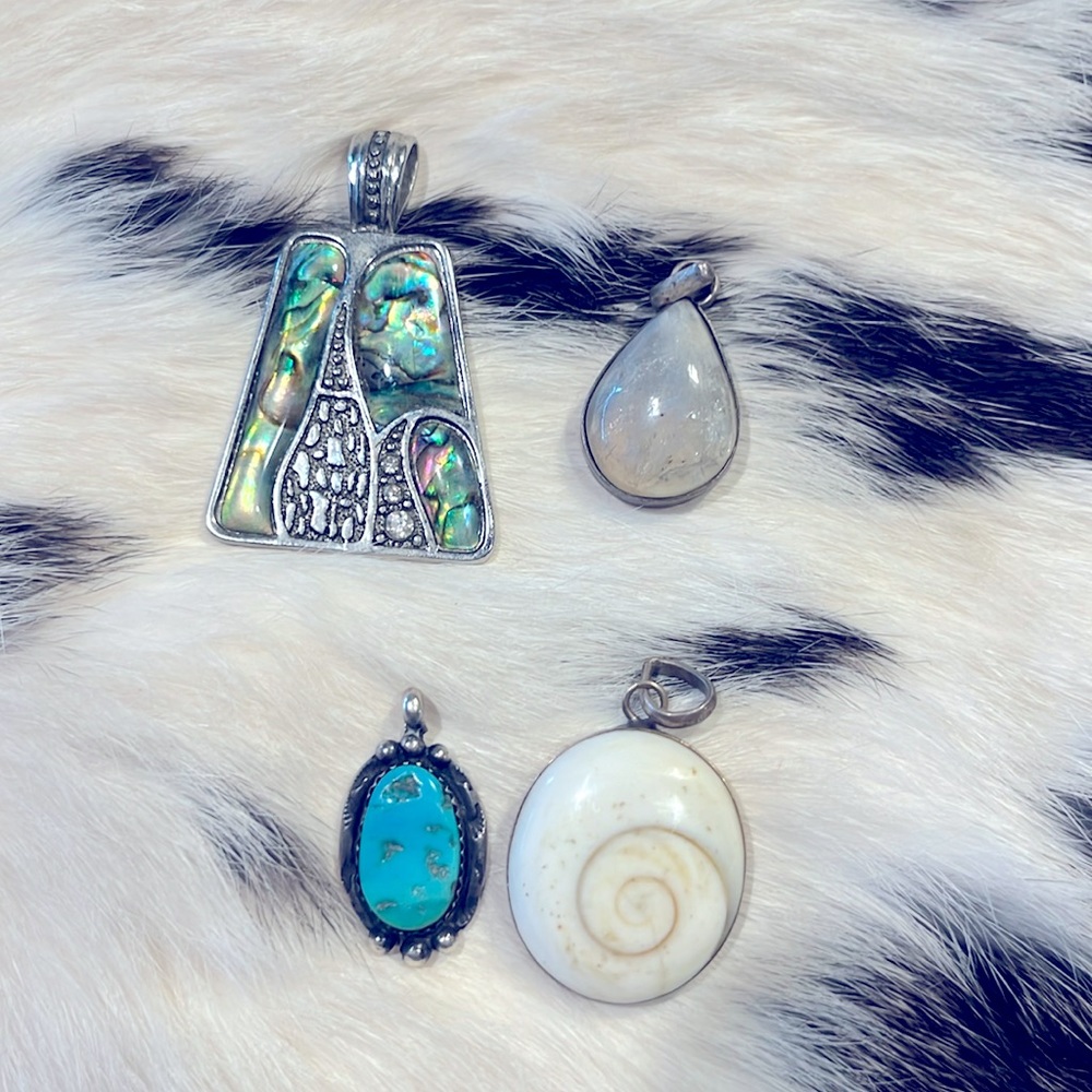Necklace pendants